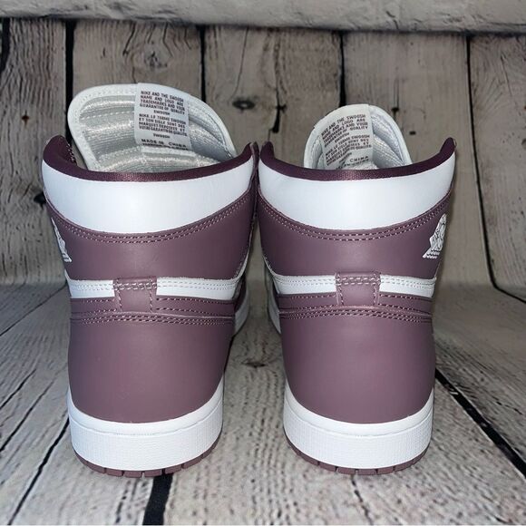 NWT Nike Air Jordan 1 Retro High OG Sneakers Size 10.5 - Picture 7 of 14